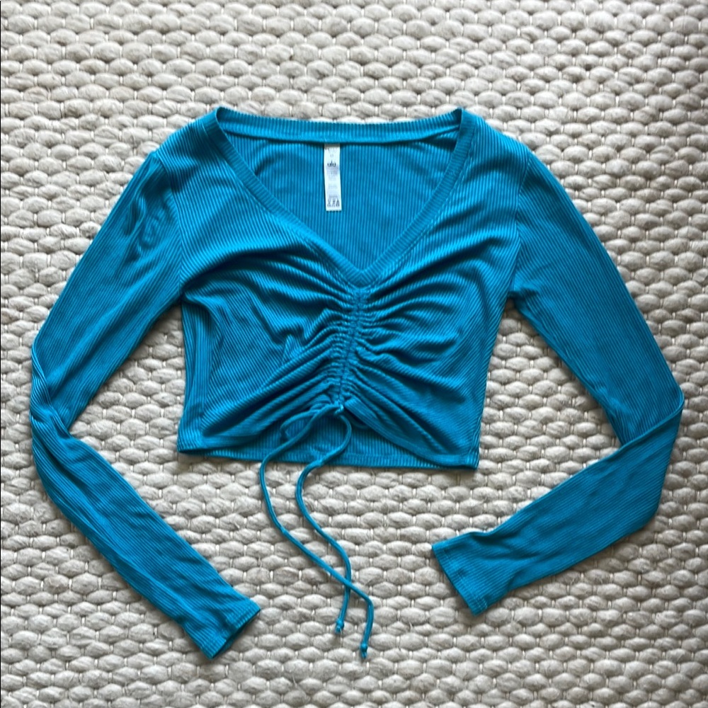 ALO Yoga Blue Long Sleeve Ruched Crop Top - Picture 2 of 3